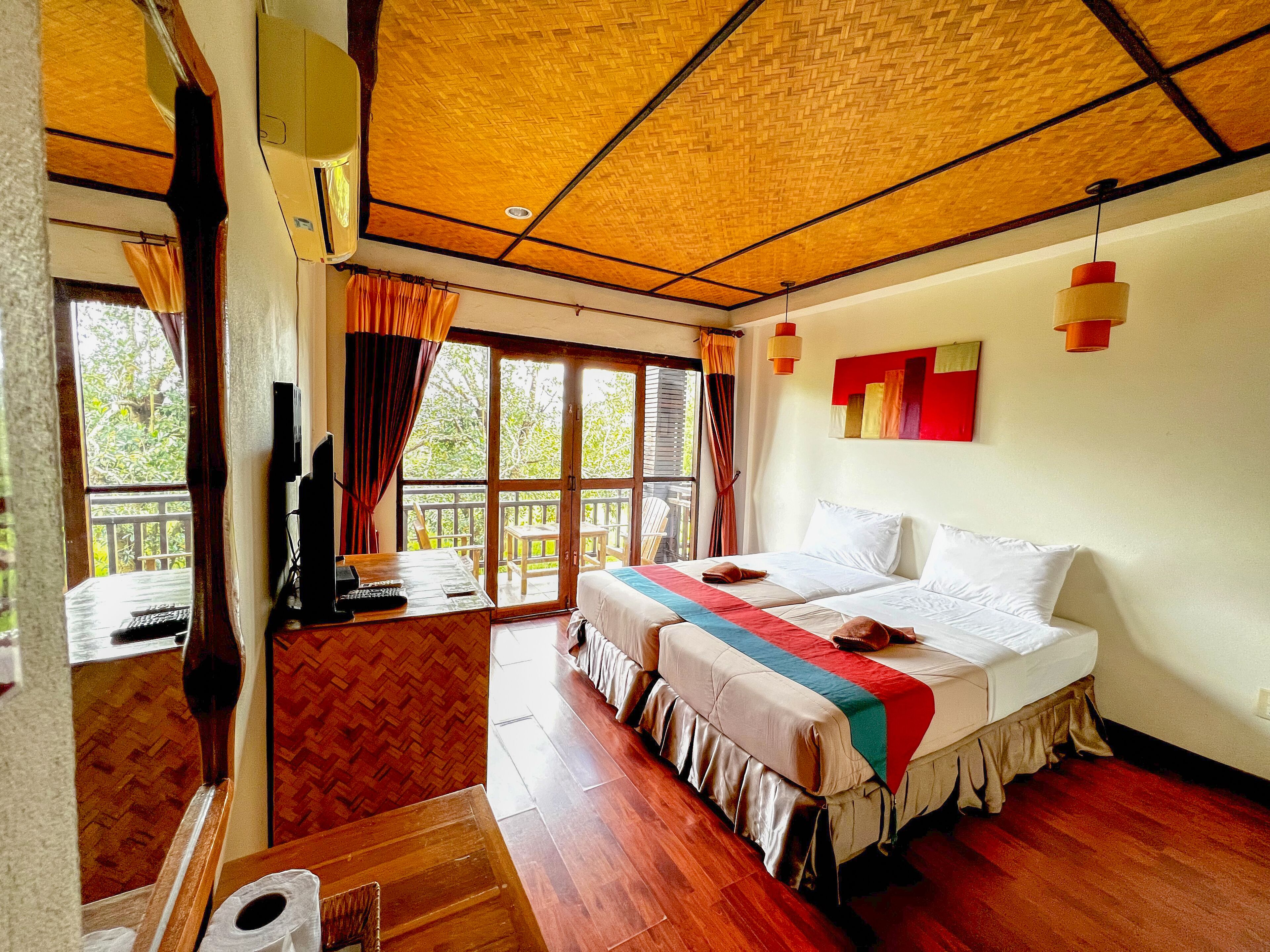 Desk, blackout drapes, rollaway beds, free WiFi