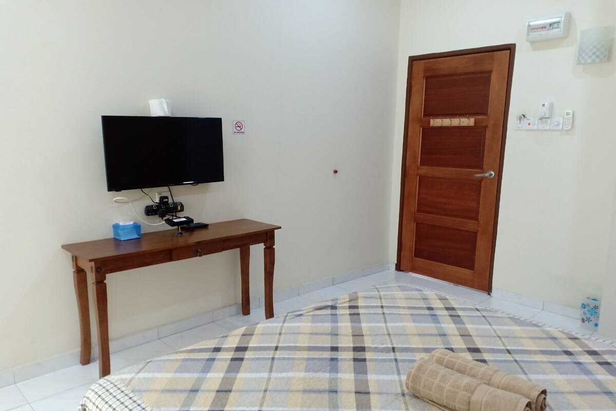 Premium bedding, memory-foam beds, iron/ironing board, free WiFi