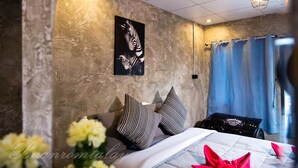 Deluxe Double Room | 折疊床/加床、免費無線上網