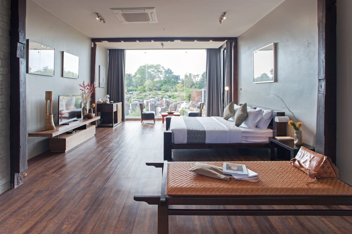 Grand Villa | 1 bedroom, free minibar, in-room safe, individually decorated