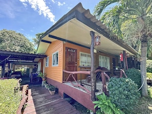 Standard Double Room | 1 bedroom, in-room safe, desk, blackout drapes