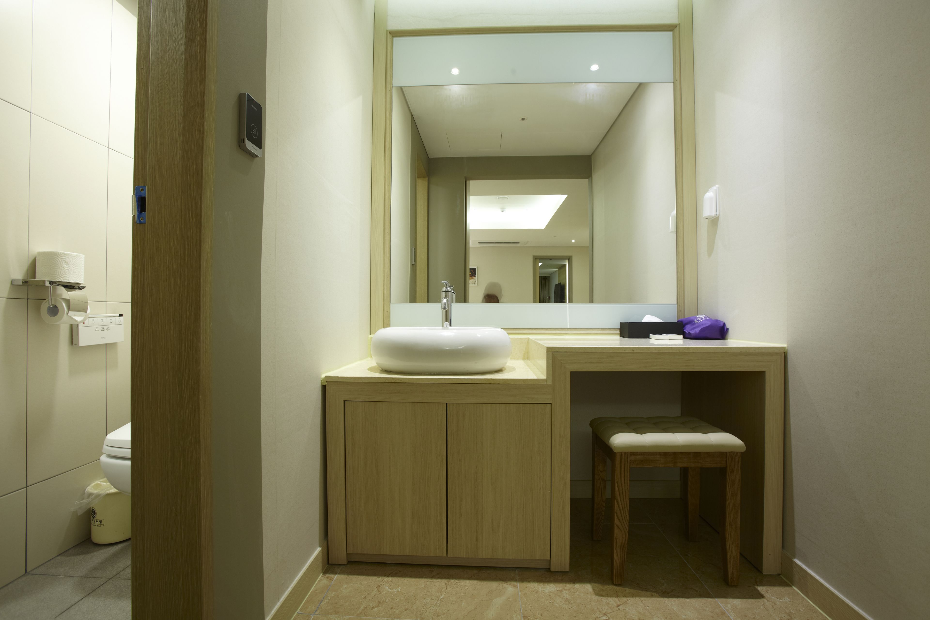 royal suite | premium bedding, down duvets, free minibar, in-room safe