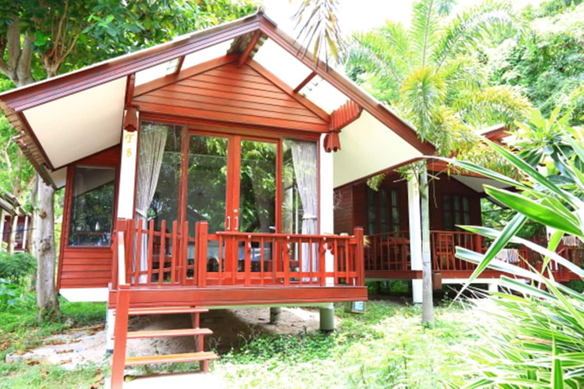 Junior Suite, Garden View | 1 bedroom, free WiFi, bed sheets