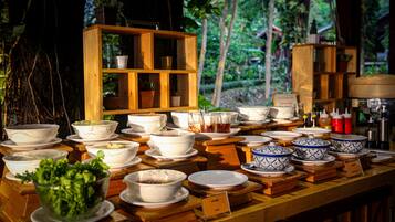 Desayuno buffet todos los días (con cargo)