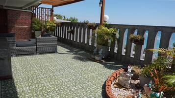 Family Suite Seaview | Free WiFi, bed sheets