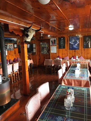 Breakfast, lunch, dinner served; international cuisine  - Hotel Khangri (Namche Bazar)