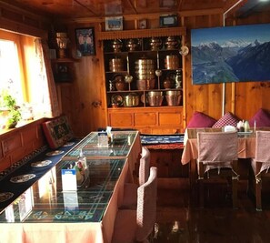 Breakfast, lunch, dinner served; international cuisine  - Hotel Khangri (Namche Bazar)