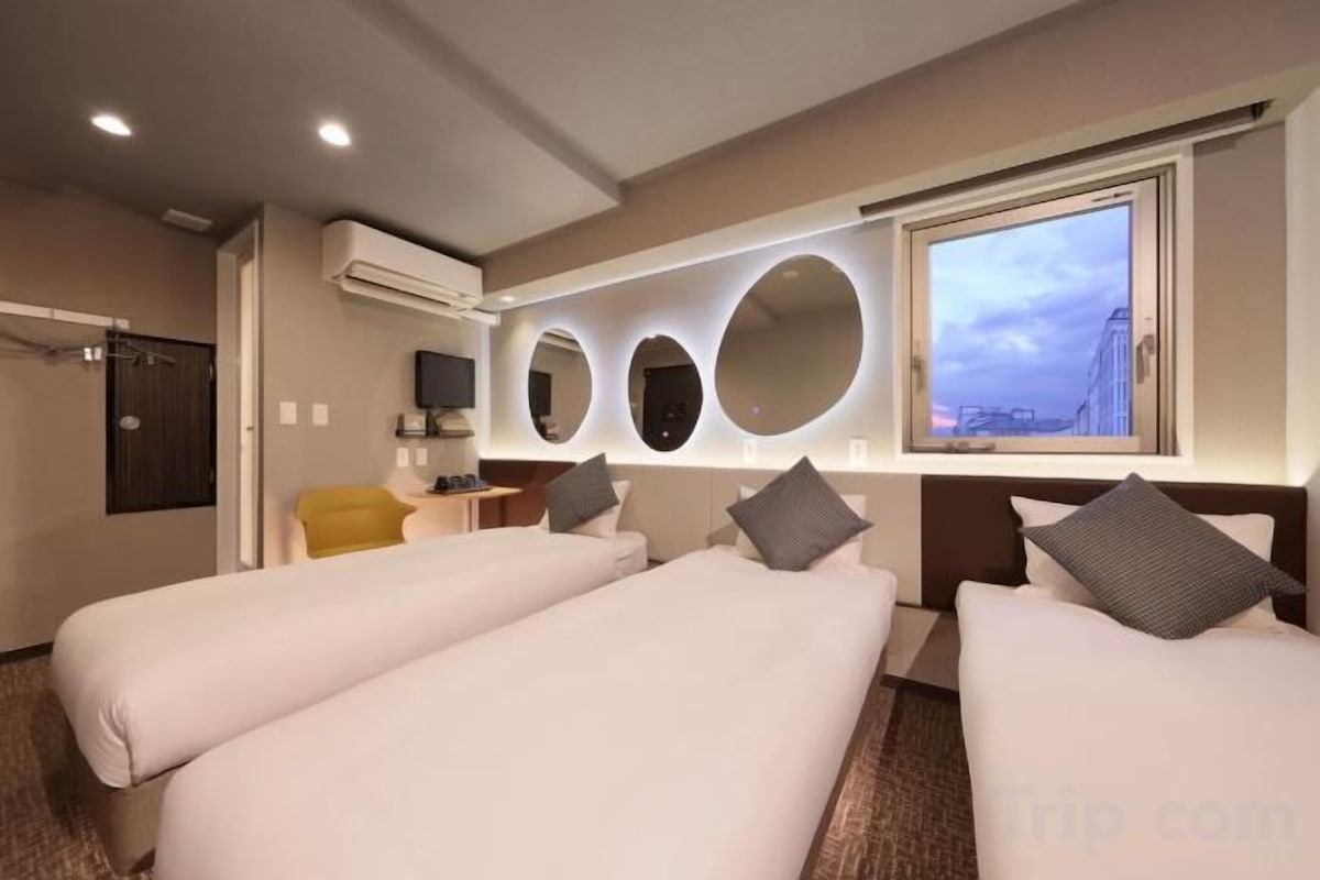 Triple Room