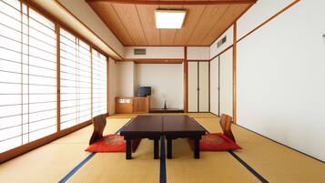 Japanese-style Room, Non Smoking | Blackout drapes, iron/ironing board, free WiFi, bed sheets