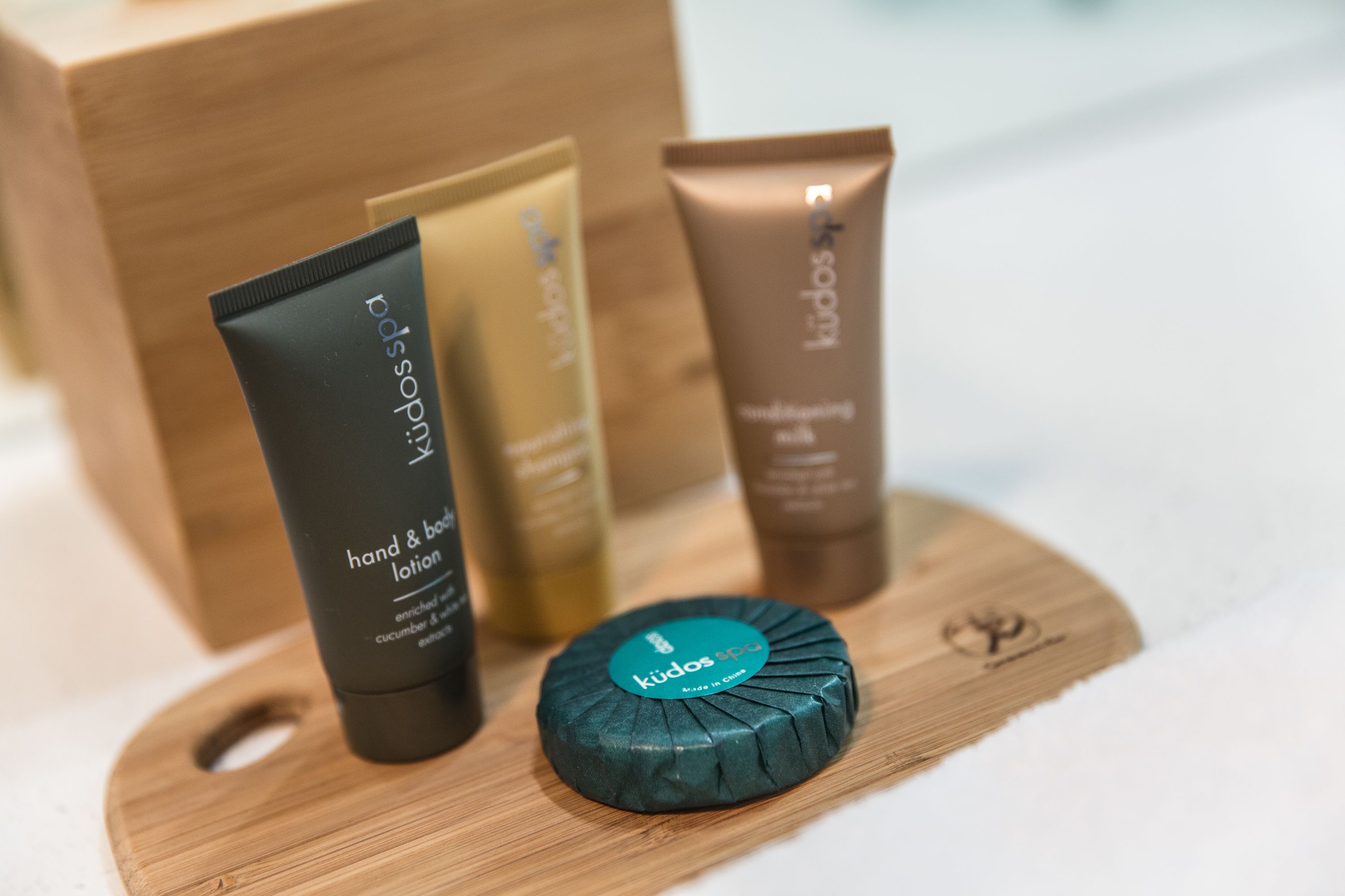 one bedroom apartment | bathroom amenities | shower, free toiletries, towels