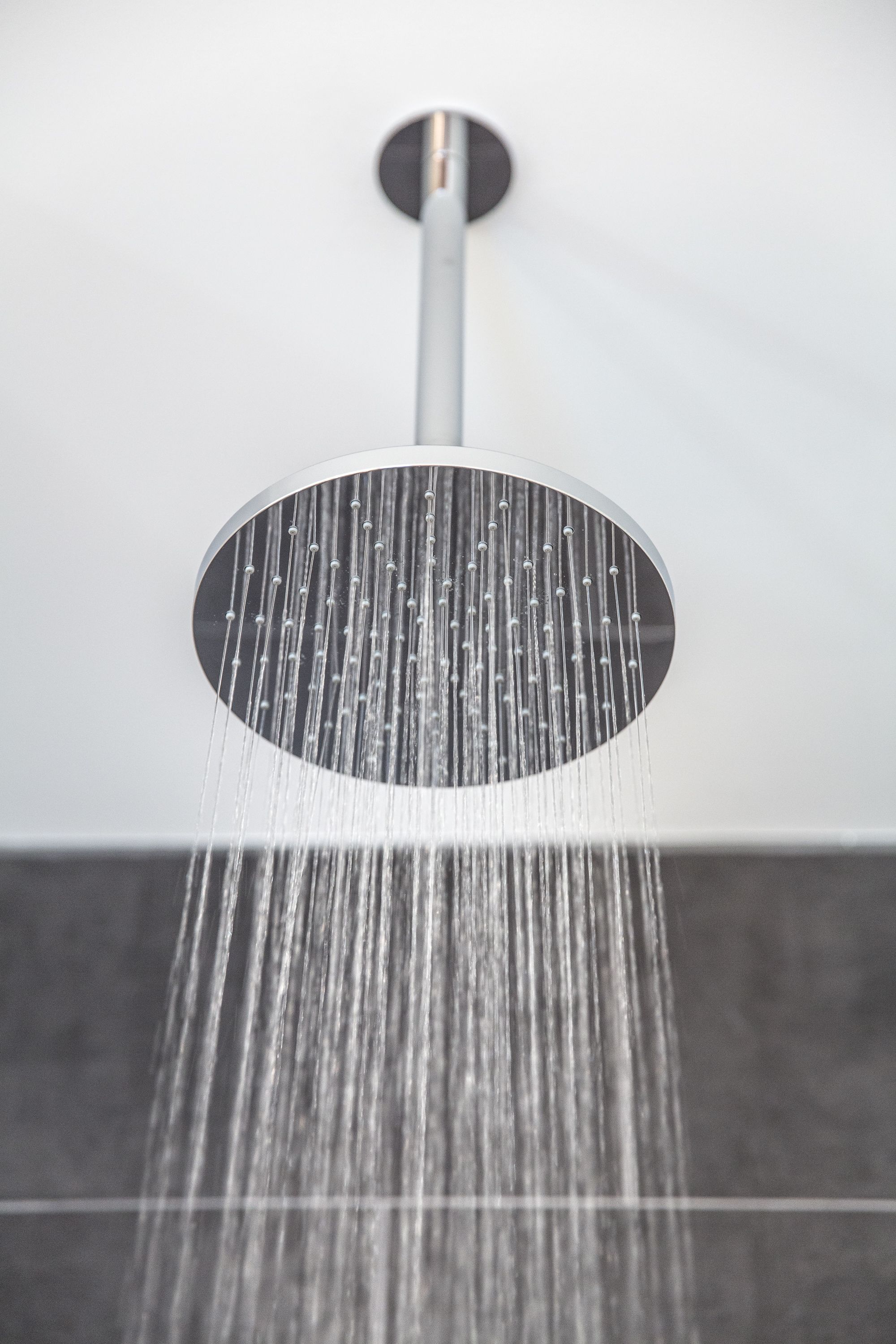 one bedroom apartment | bathroom shower