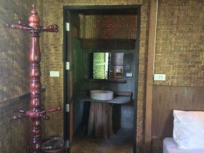 Escrivaninha, camas extras/dobráveis (sobretaxa), Wi-Fi de cortesia