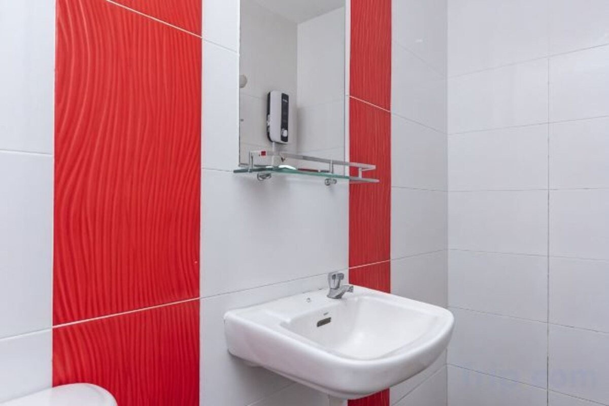 Ducha, artículos de tocador gratuitos, bidet, toallas