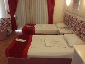 Standard Room | Minibar, desk, rollaway beds - Xeno Club Mare Hotel (Alanya)