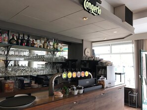 Bar (en el alojamiento)