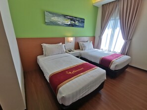 Minibar, bàn ủi/dụng cụ ủi quần áo 