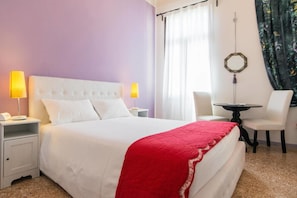 Chambre Double, salle de bains attenante | Coffres-forts dans les chambres, lits bébé (en supplément)