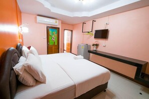 Twin Room | In-room safe, blackout drapes, rollaway beds, free WiFi - Jirawan Hotel (Rayong)