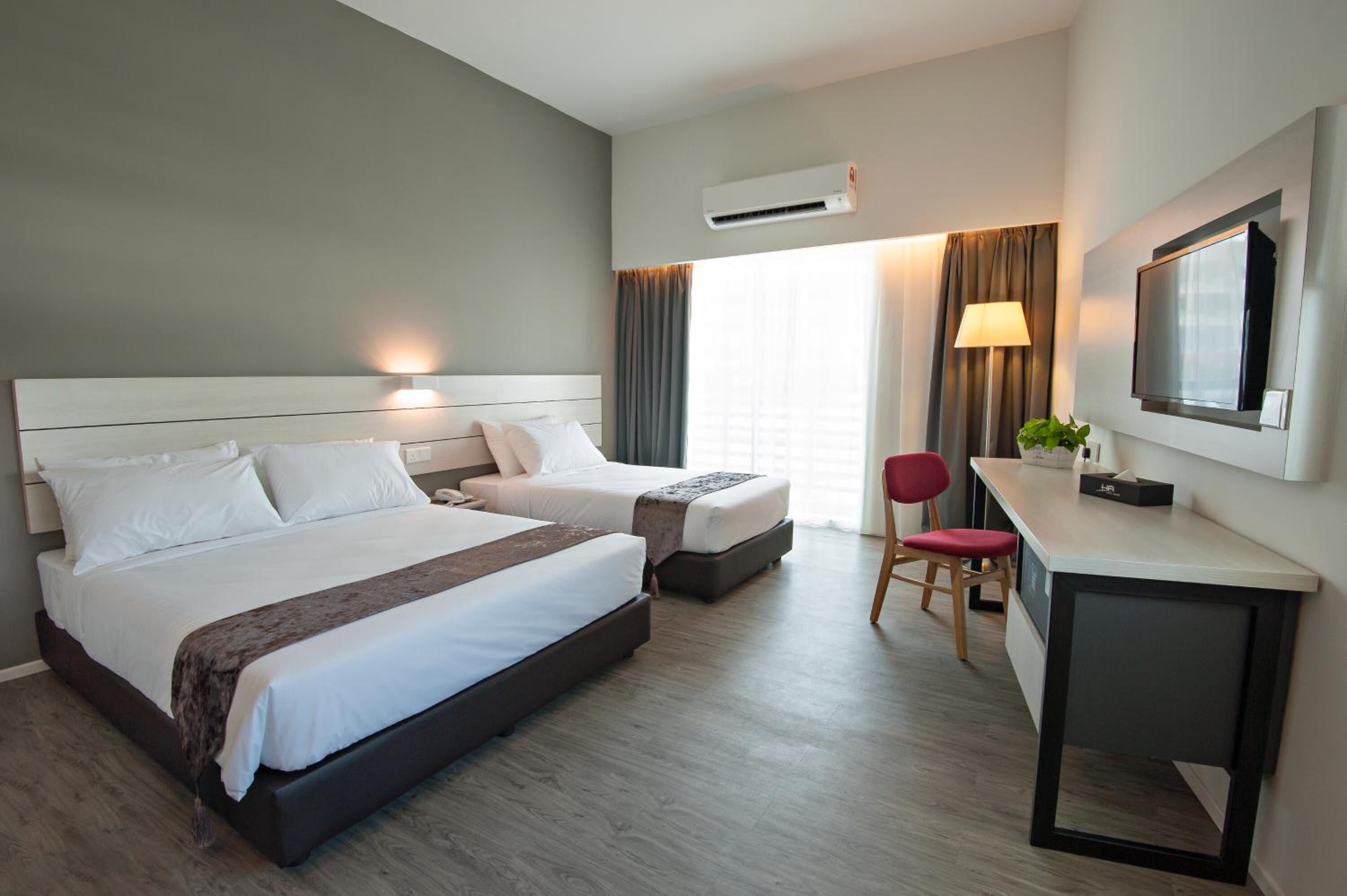 minibar, in-room safe, desk, blackout curtains