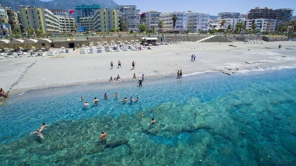 Praia particular nas proximidades, bar na praia