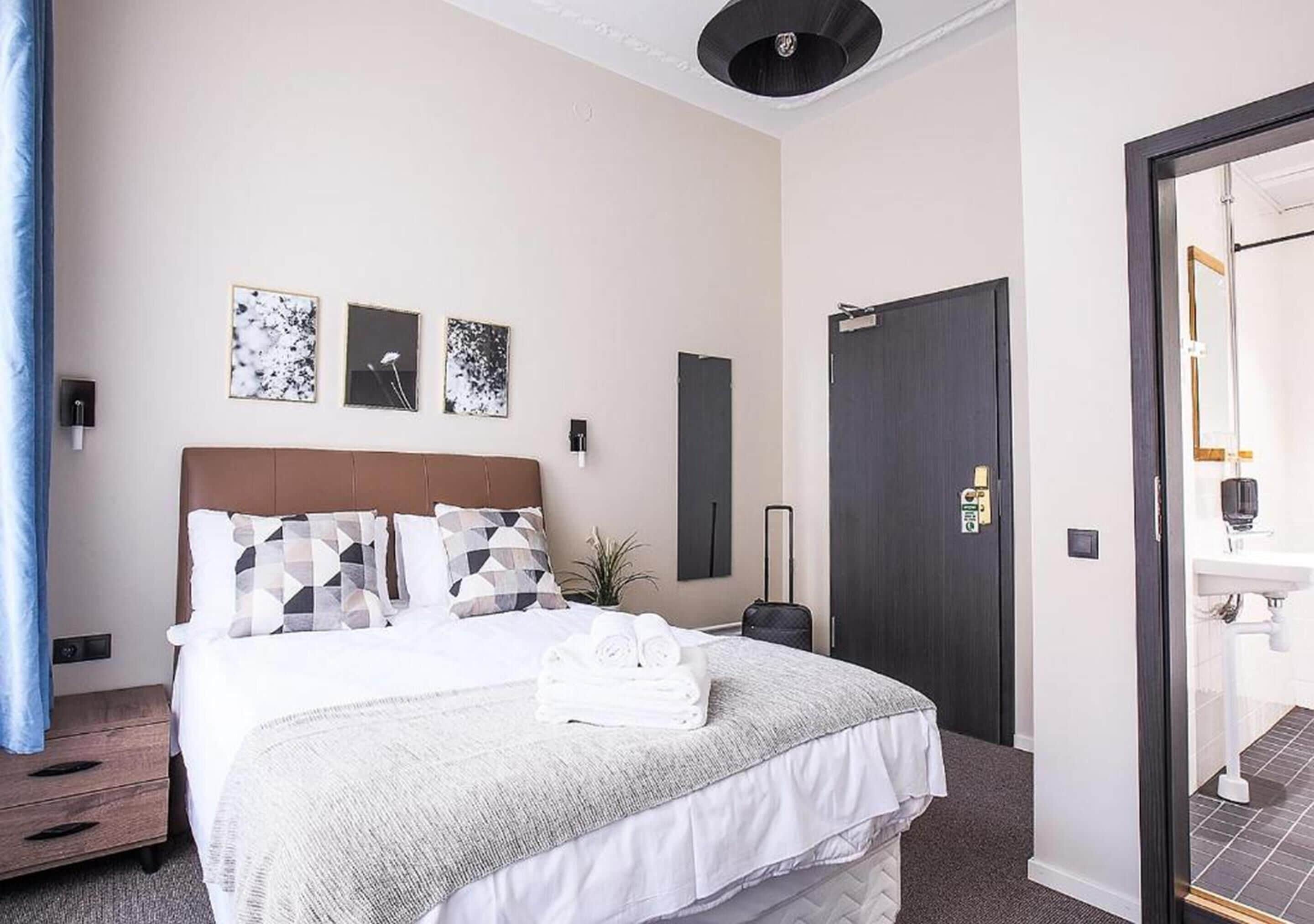 Chambre Familiale, 1 grand lit, non-fumeur