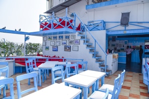 Coffee shop