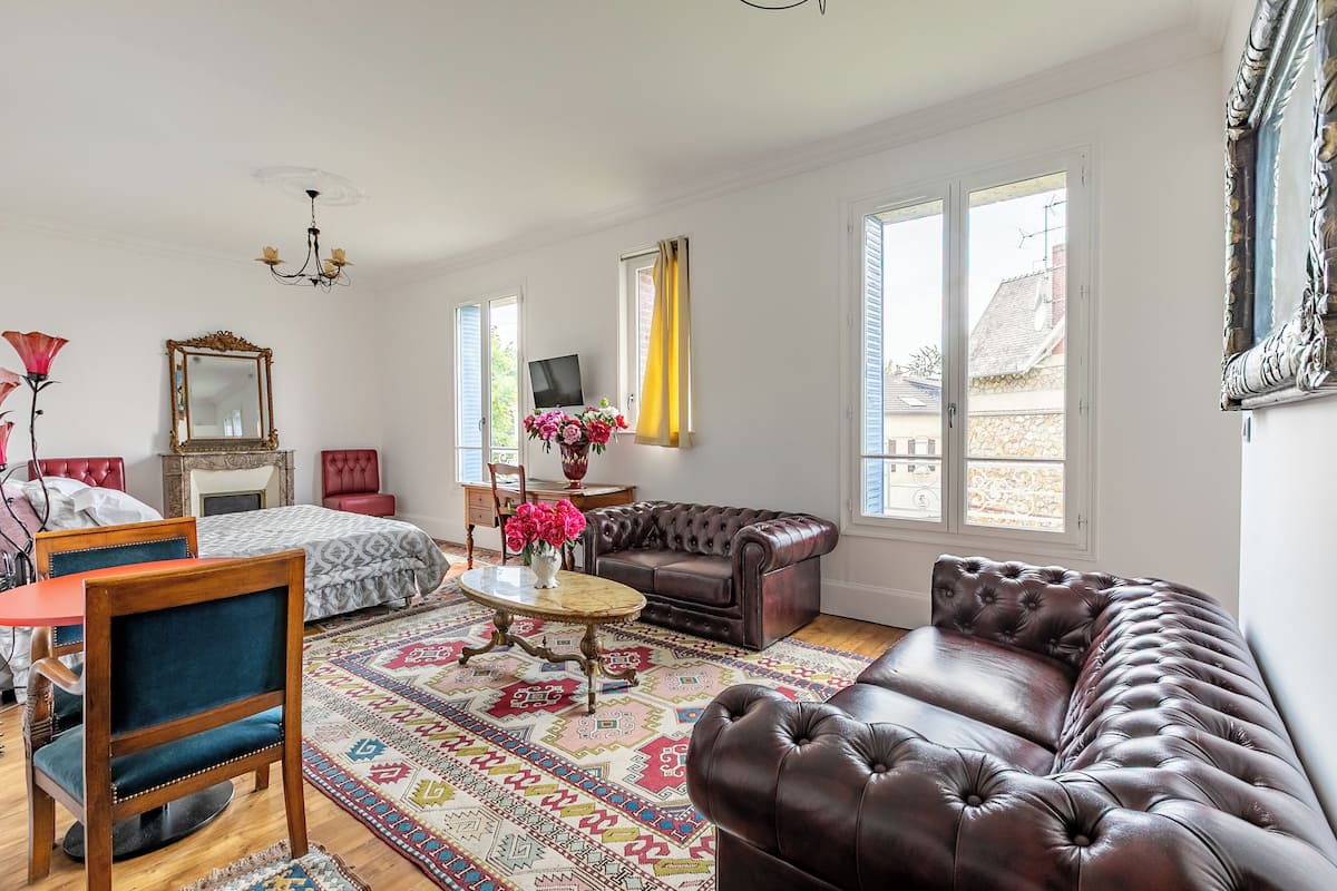 Superior tweepersoonskamer (Goya) | Luxe beddengoed, een minibar, een laptopwerkplek