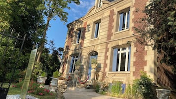 Fachada da propriedade