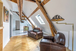 Deluxe tweepersoonskamer, 1 kingsize bed, niet-roken (Picasso) | Luxe beddengoed, een minibar, een laptopwerkplek