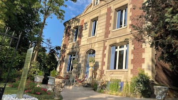 Fachada da propriedade