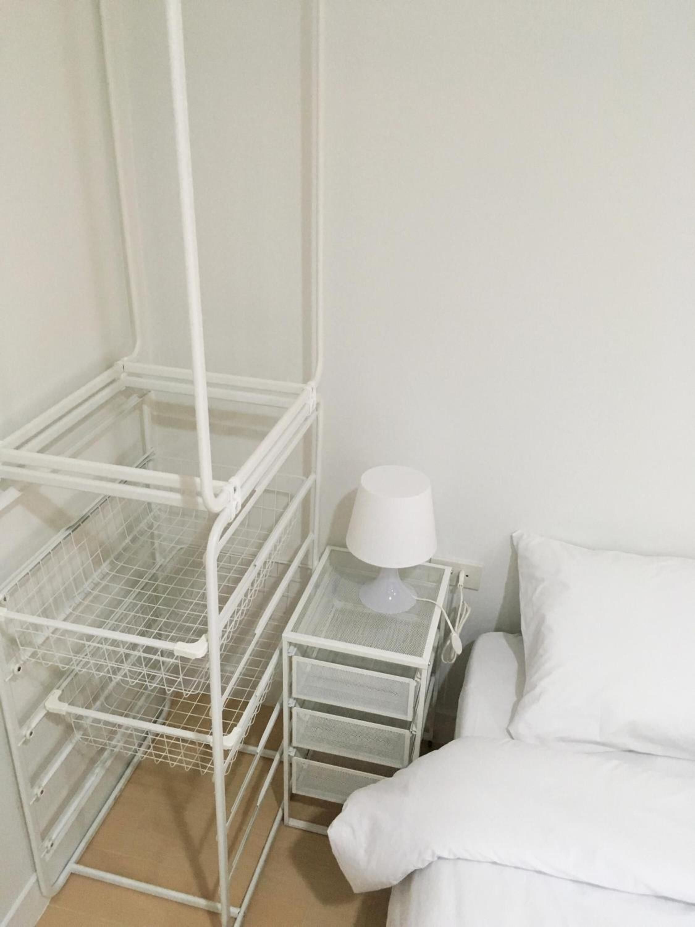 1 bedroom, desk, free wifi