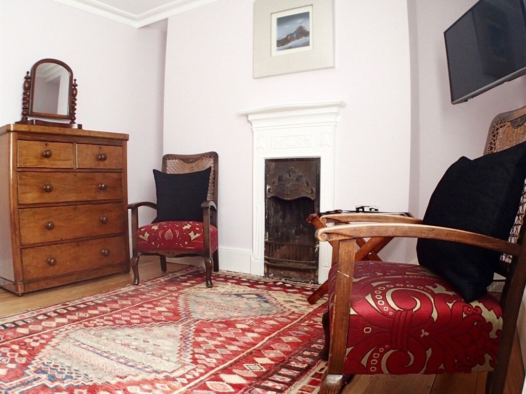 double room, ensuite (room 5) | 1 bedroom