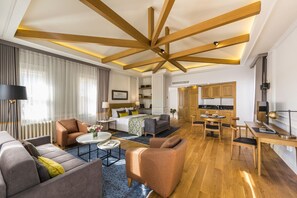 Suite, Terrace | Private kitchenette | Mini-fridge, espresso maker, electric kettle, cookware/dishes/utensils - New Bosphorus Hotel (Istanbul)