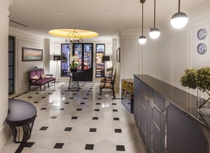 Interior entrance - New Bosphorus Hotel (Istanbul)