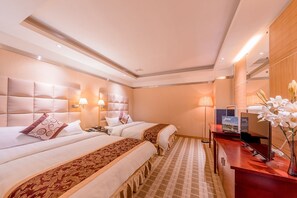 Pillow-top beds, free minibar items, desk, blackout curtains - Guangzhou Airport Liwan Hotel (Guangzhou)