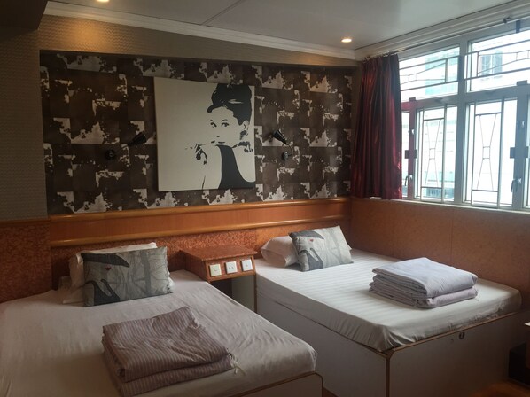 Soundproofing, WiFi, bed sheets, wheelchair access - Wee.Classic Inn (Kowloon)