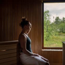 Espace de soins pour les couples, sauna, bain à remous, soins corporels
