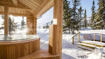 Behandlingsrum för par, bastu, bubbelpool och kroppsbehandlingar