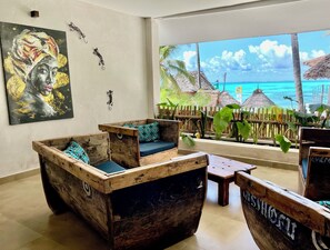 Bed sheets - Blue Reef Sport and Fishing Lodge & Bungalows (Jambiani)