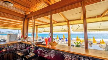 Beach bar
