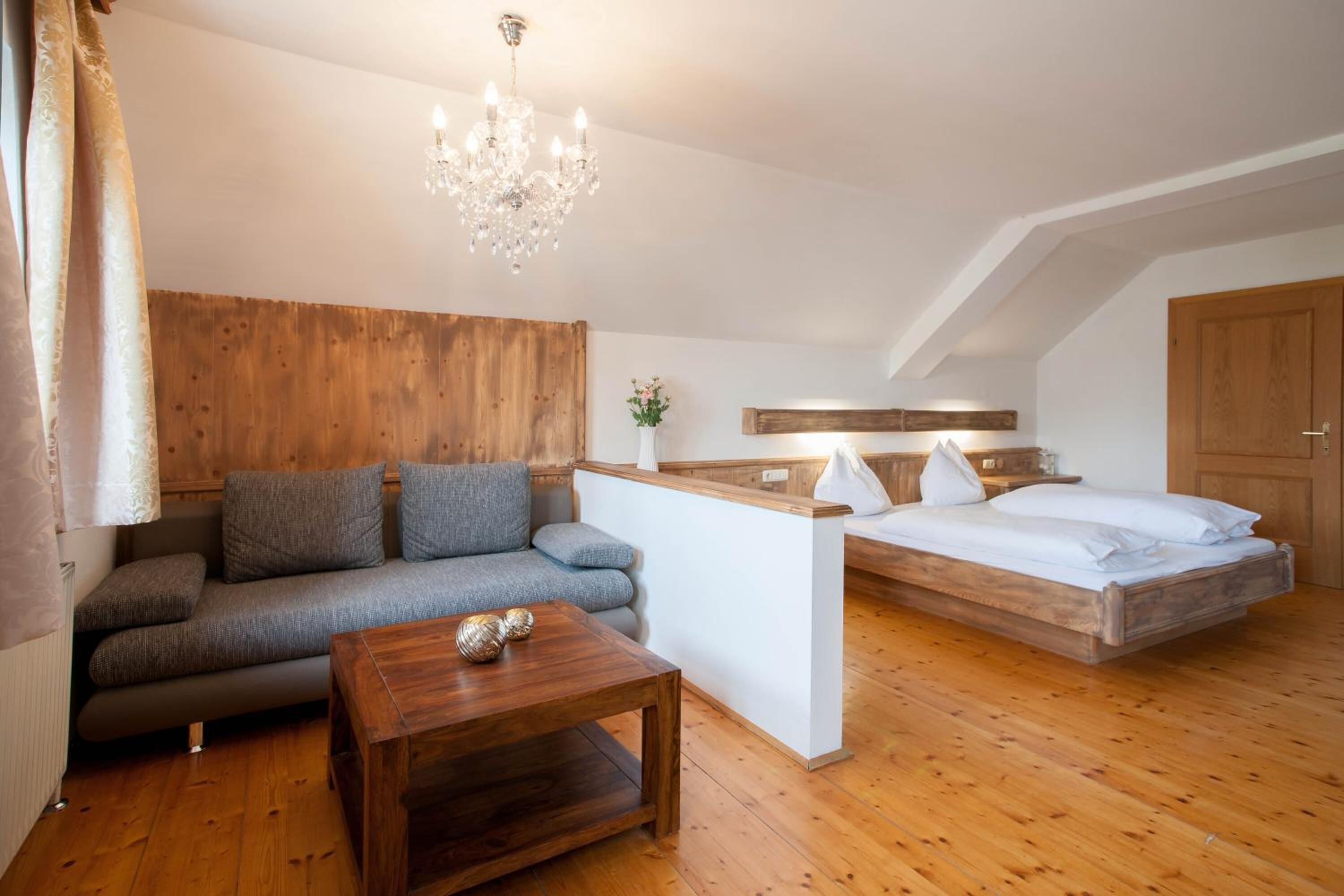 premium bedding, in-room safe, bed sheets