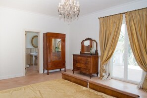 Double or Twin Room | Premium bedding, free minibar items, individually decorated - Villa Strampelli (Rome)