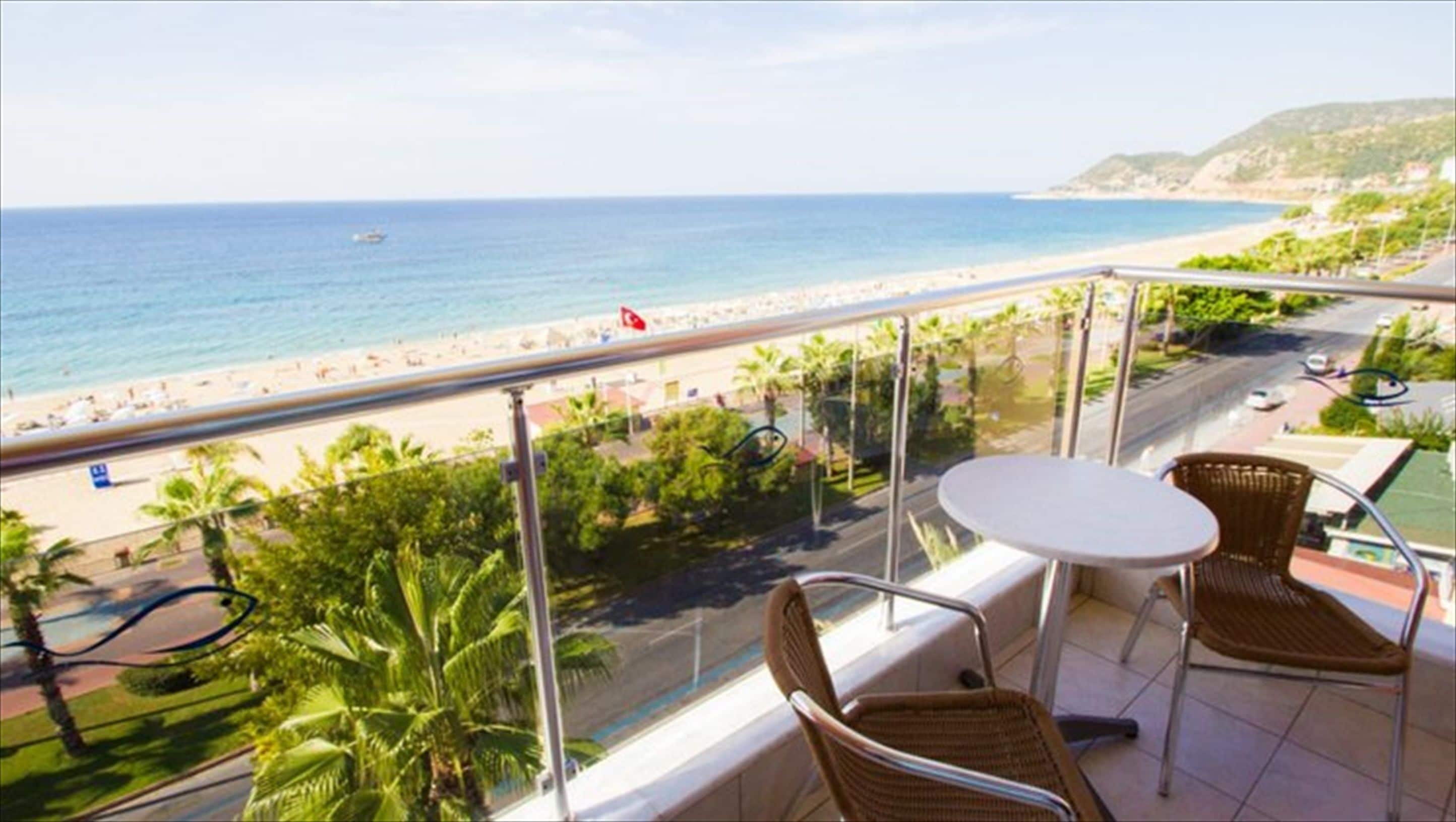 Standaard kamer, 1 slaapkamer, niet-roken, uitzicht op zee | Balkon