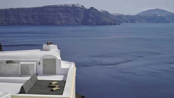 Three - Bedroom Private Pool Residence with Caldera View | Terrace/patio