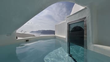 Superior Suite with Outdoor Plunge Pool and Caldera View | Piscine privée