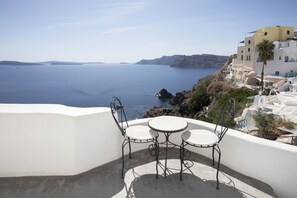 Deluxe Room with Indoor Plunge Pool and Caldera View | View from room