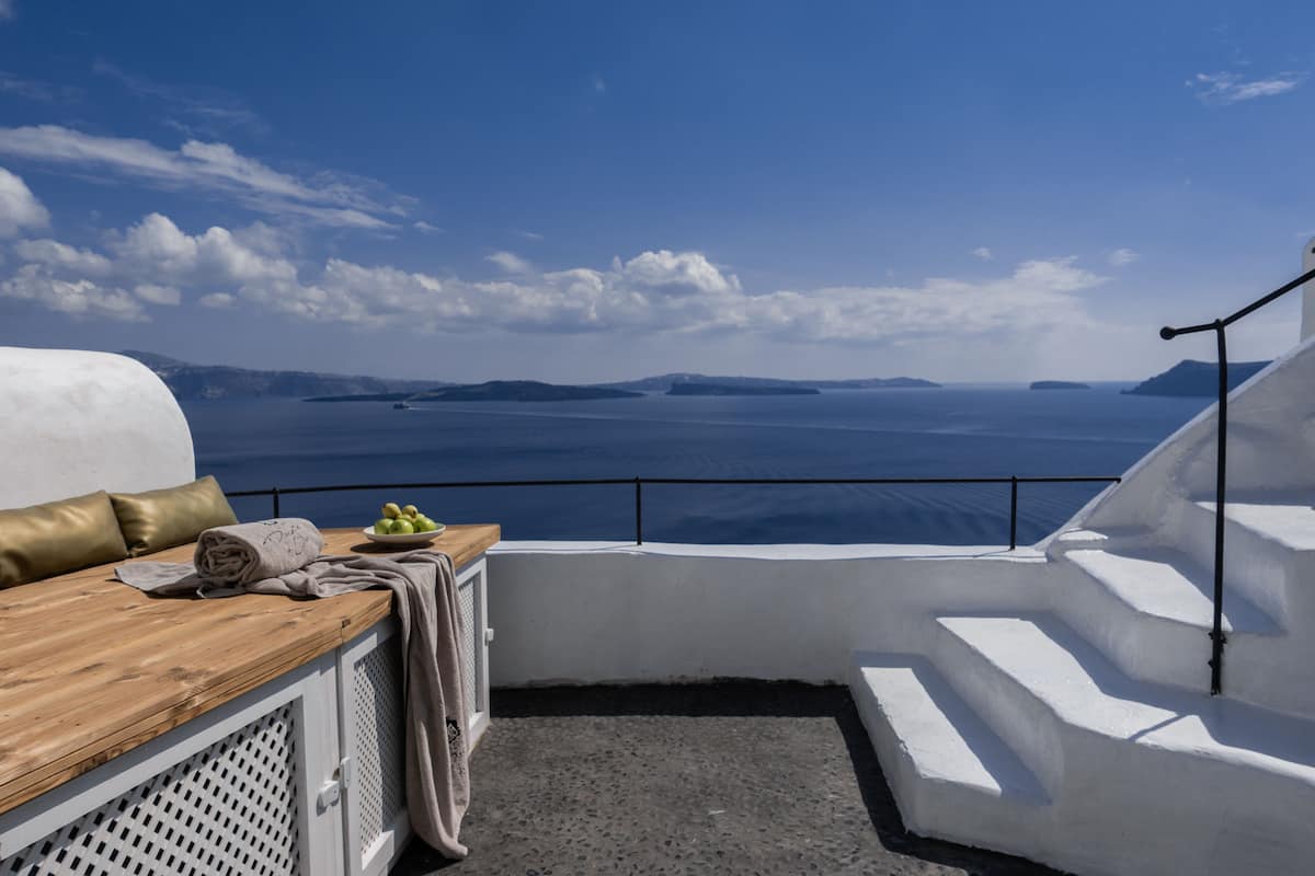 Honeymoon Suite with Hot Tub and Caldera View | View from room