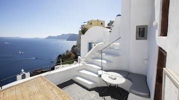 Honeymoon Suite with Hot Tub and Caldera View | Balcon