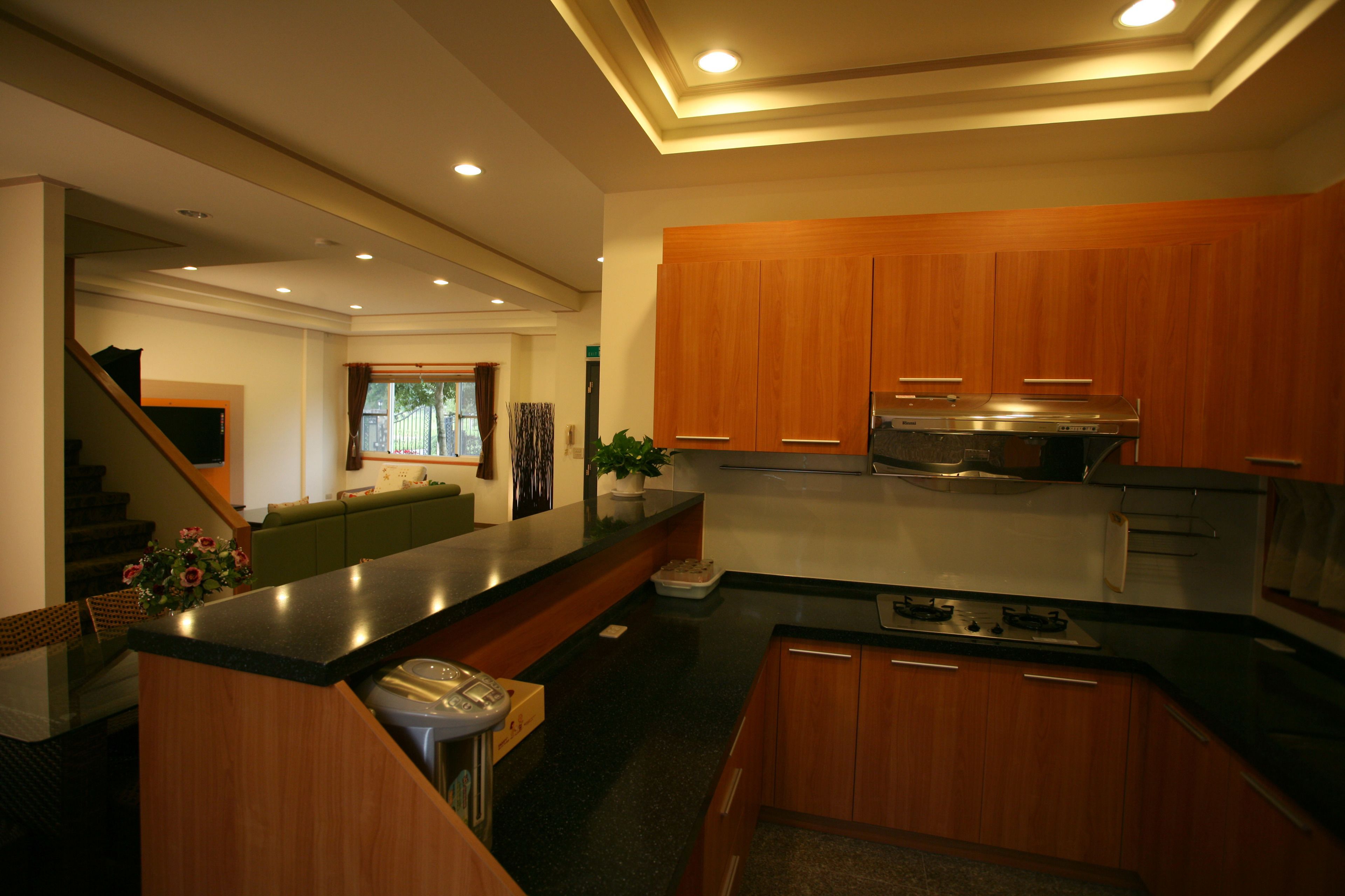 舒適獨棟房屋 (16PAX) | 起居區 | 32-吋平面電視、數位頻道、電視