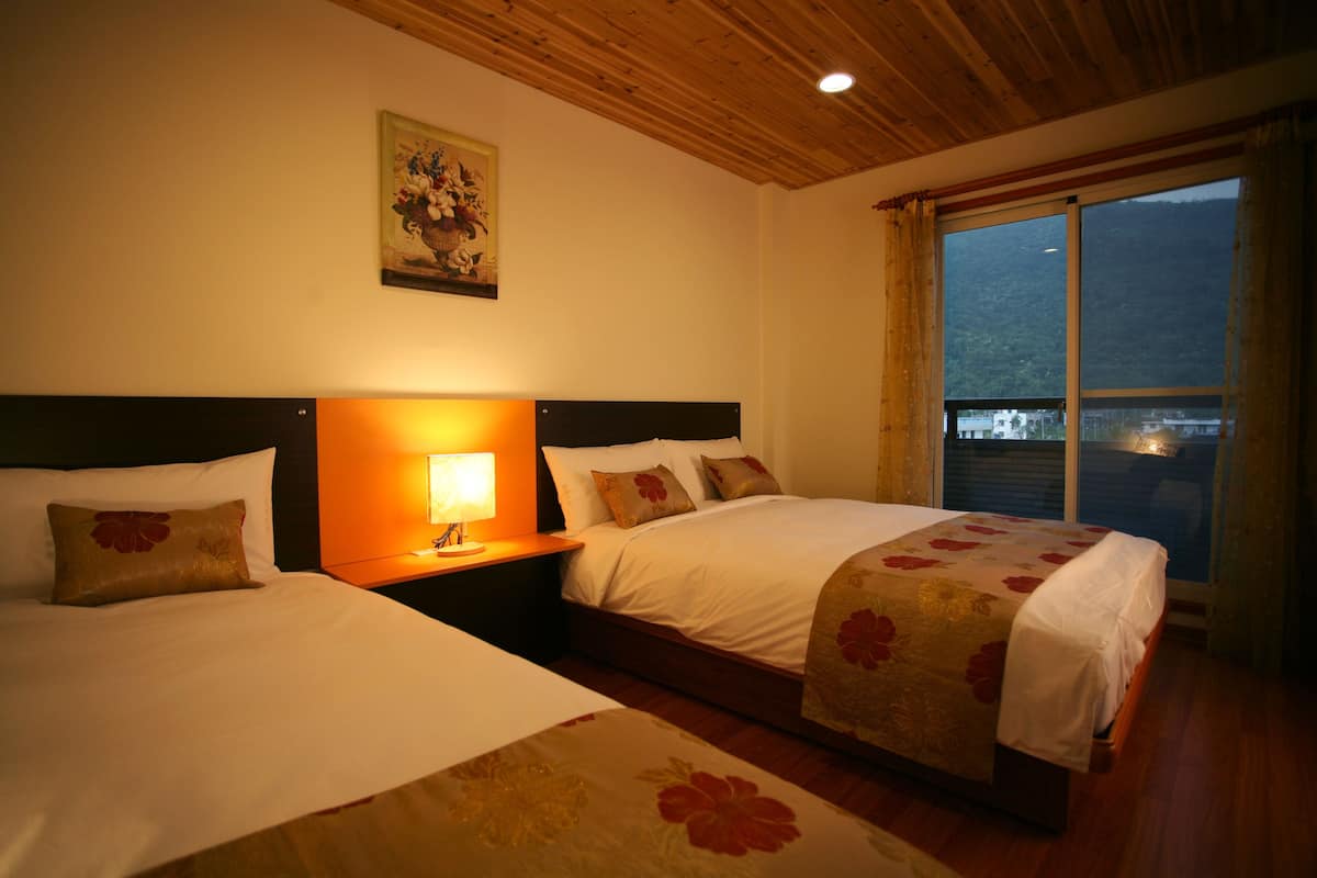 Comfort Triple Room | Blackout drapes